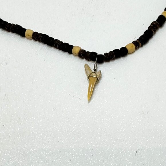 Shark Tooth Surfer Necklace Coconut Beads Natural Shell Black Stone Handmade VTG - Picture 3 of 7